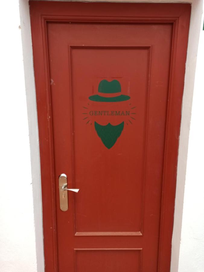 Vivian'S Guest House Jerez de la Frontera Luaran gambar